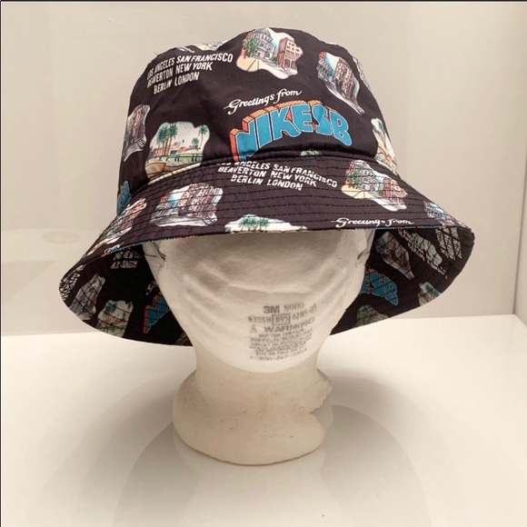 Nike Beach Hat - Picture 2 of 5